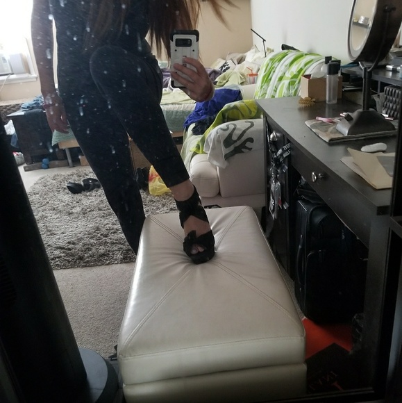 Black High Heels - Picture 2 of 4